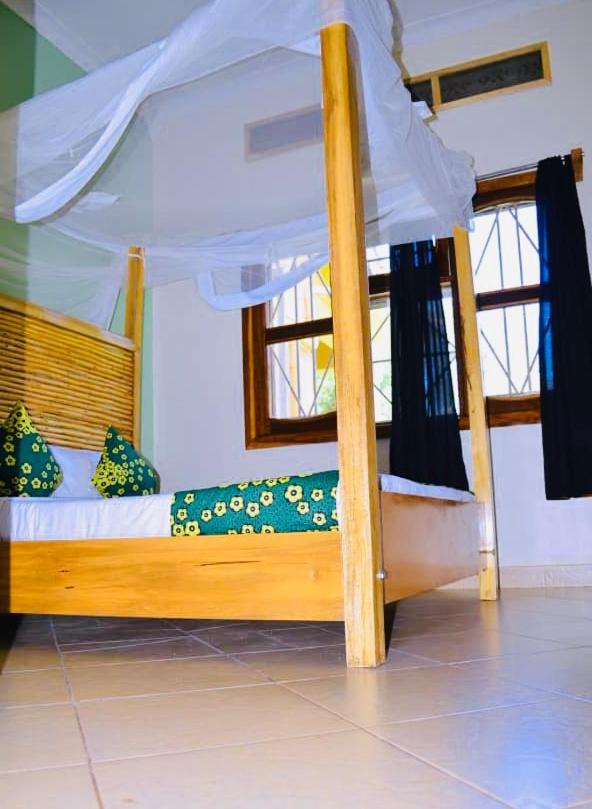 Buutu Nest Bed and Breakfast Jinja Eksteriør billede
